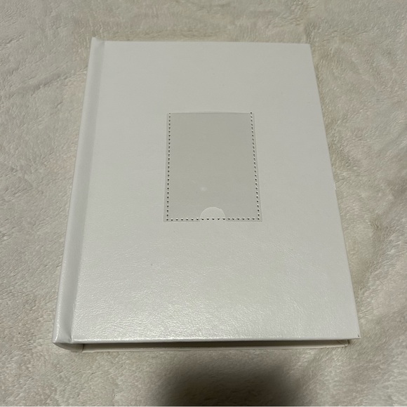 Polaroid camera photo album with space to write - Picture 2 of 4